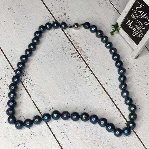 Freshwater Pearl Necklace - Picture 6 of 9